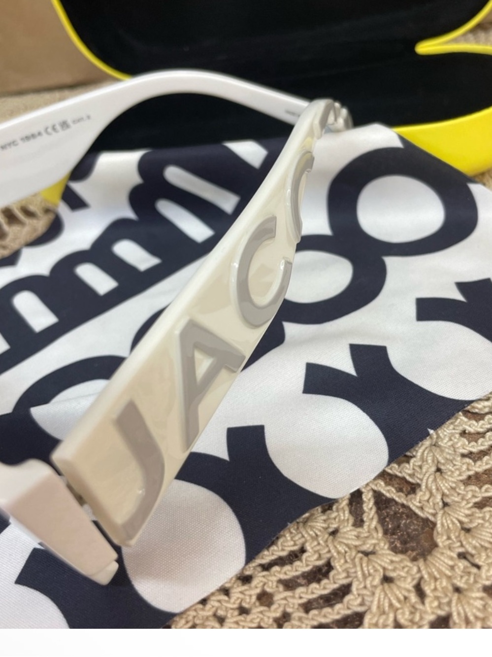 Marc Jacobs White Sunglasses, NWOT, full inclusion  with Yellow Case, dusty - Picture 2 of 7
